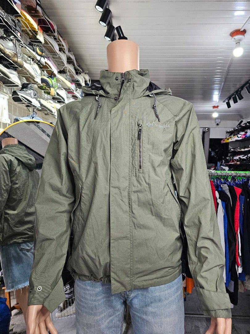 the Columbia Good Ways™ II Jacket (Category: Coats, Jackets and Outerwear) located in Baguio. Submitted by kayeonlineshop (Listing ID 1465430482, Image 2). Description: -the Columbia Good Ways™ II Jacket in the Cypress Heather (olive green) colorway. -This versatile hardshell rain jacket blends a classic utilitarian look with reliable outdoor performance. Built using Columbia's signature Omni-Tech™ technology, the shell features fully seam-sealed