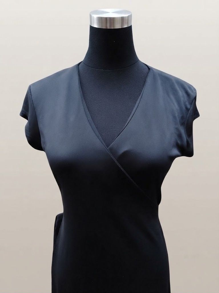 THE LIMITED USA BLACK WRAP DRESS (Category: Dresses) located in Marikina City. Submitted by minimalistmanila (Listing ID 1465501786, Image 2). Description: The Limited black wrap dress from USA. Medium fit. Versatile piece. Order now!.