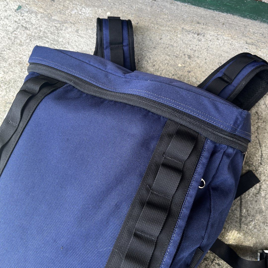 The North Face 30L Backpack (Category: Backpacks) located in Marikina City. Submitted by wayupcollective (Listing ID 1465527861, Image 3). Description: The North Face 30L Backpack Good condition Flaw: Ripped at the bottom part pero hindi tagos sa loob Measurement Length: 17” Width: 12” Depth: 5” .