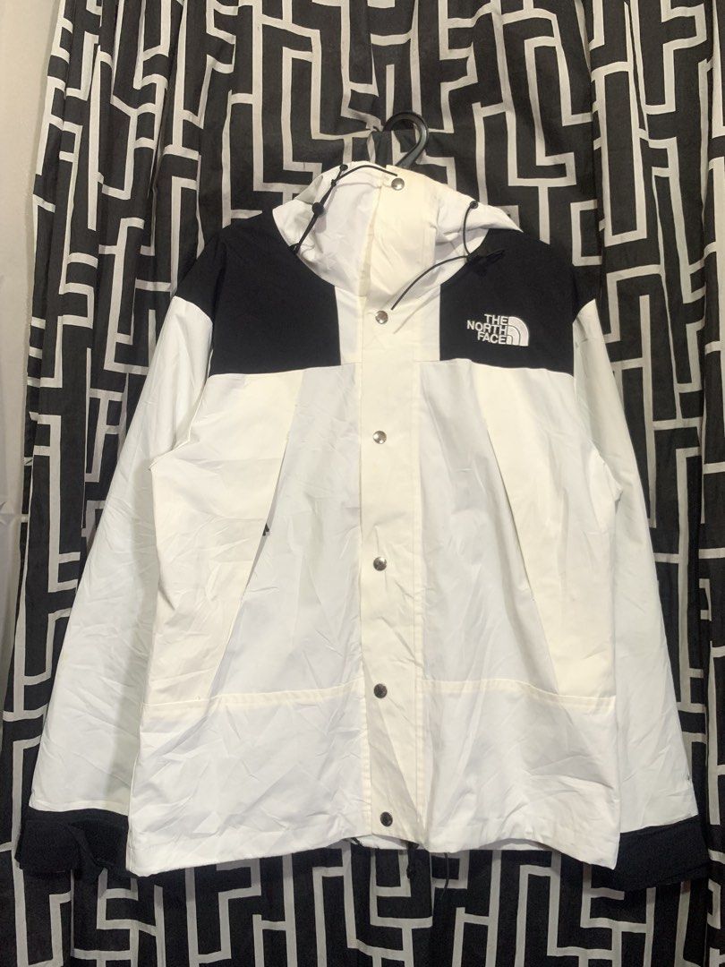 The North Face Windbreaker (Category: Activewear) located in Manila. Submitted by bibiies2.0xghettothrift (Listing ID 1465463149, Image 1). Description: Mine 1500 Details W23 L29 Large to XL brandnew condition loc. baclaran parañaque.