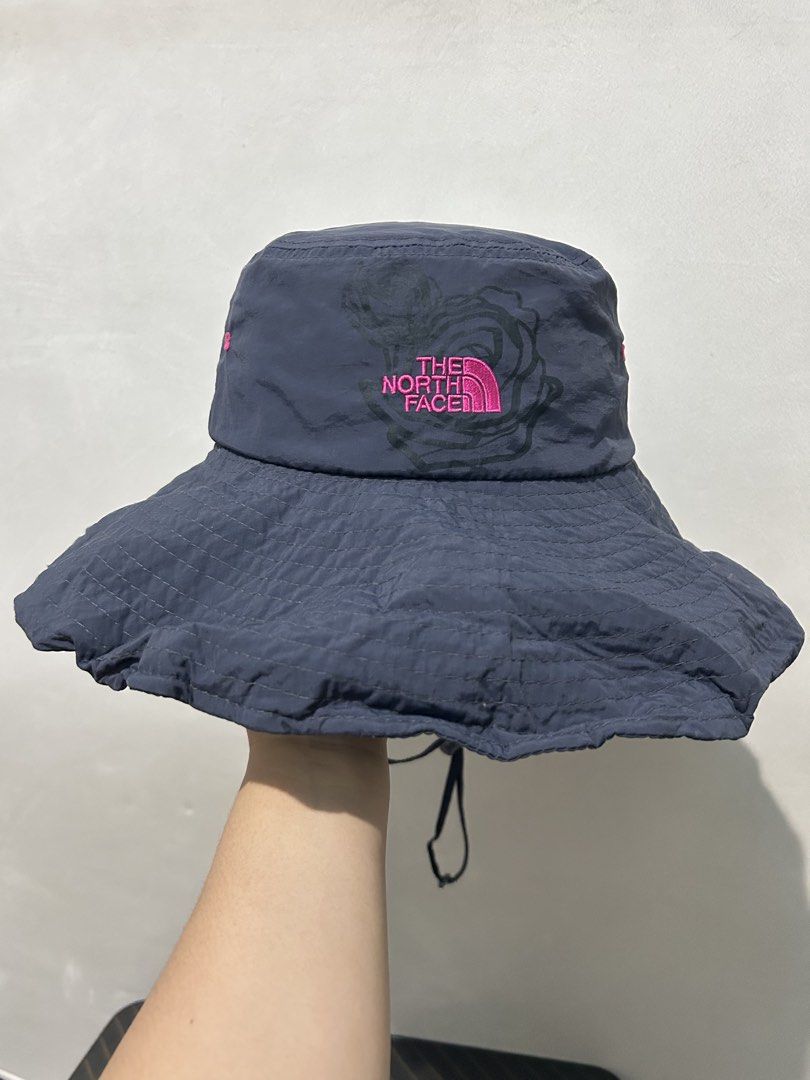The NorthFace Brimmed Hat (Category: Hats & Beanies) located in Quezon City. Submitted by jjsurplus_23 (Listing ID 1465399176, Image 1). Description: .