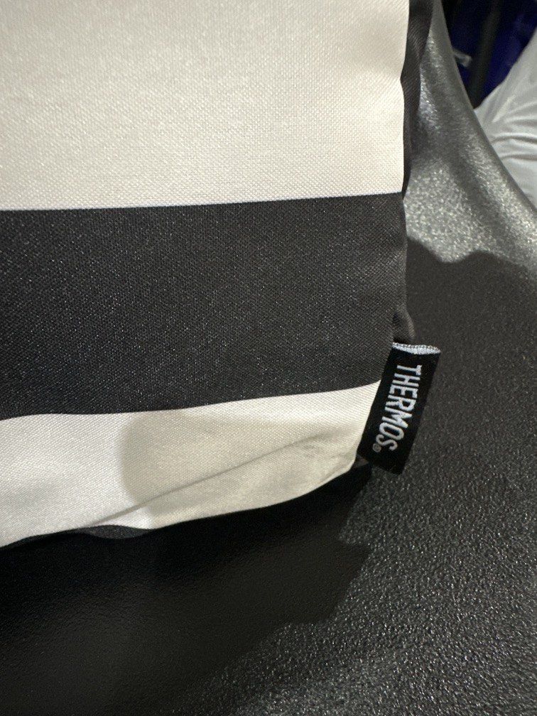 Thermos Lunch bag (USED) (Category: Tote Bags) located in Manila. Submitted by krystalchewey_ (Listing ID 1465413901, Image 2). Description: Used Actual Photo Posted 200php Thermos With minimal stain Check photos.
