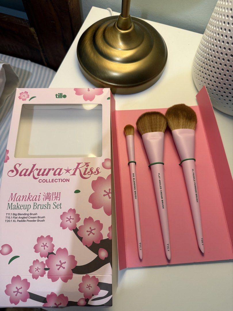 Tillo Mankai Set Pink Brushes (Category: Makeup) located in Bulacan. Submitted by annesandiego (Listing ID 1465502738, Image 1). Description: T15 and T20 used once to test T11 never used loc: sta. maria, bulacan.