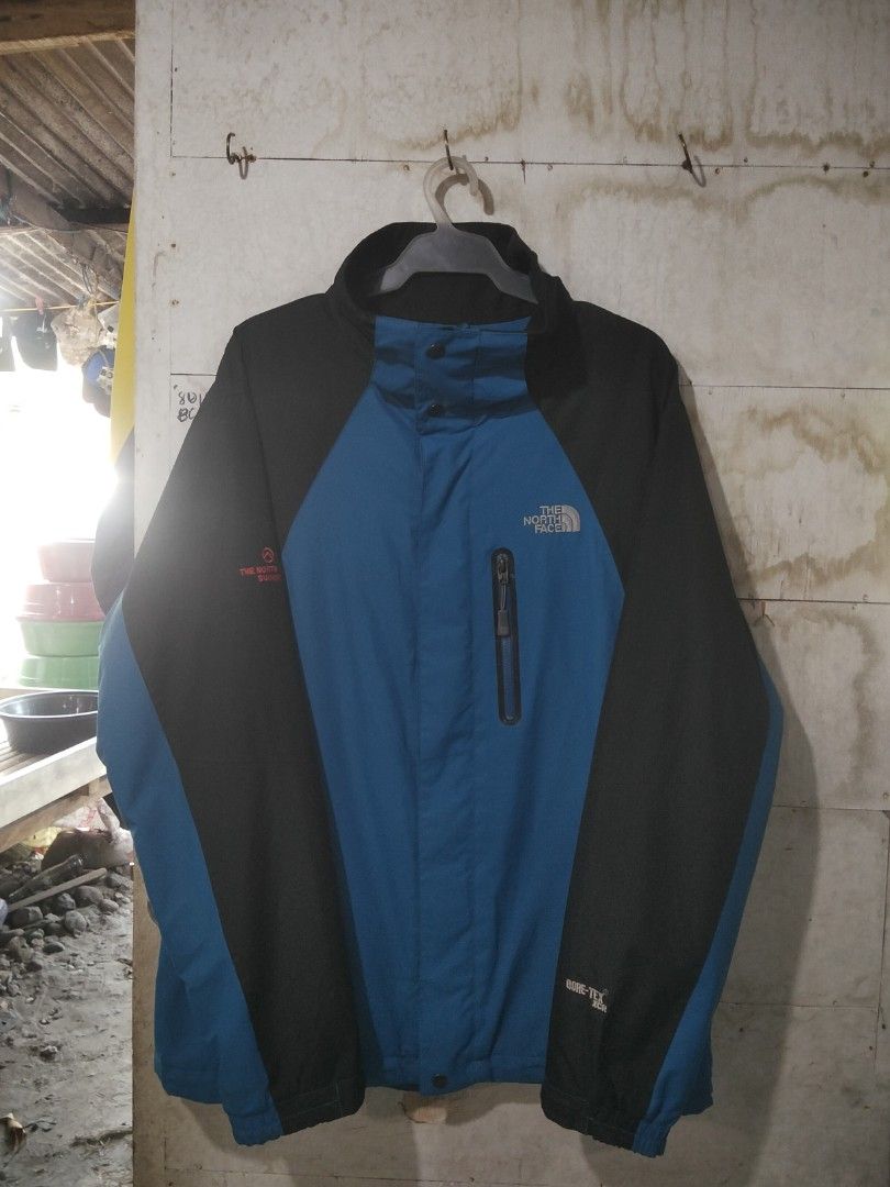 TNF OUTDOOR JACKET (Category: Coats, Jackets and Outerwear) located in General Santos City (Dadiangas). Submitted by thrift_lab (Listing ID 1465509652, Image 1). Description: excellent condition good as new no issue 💯 size small on tag but can fit to M-L its a full zip jacket no hood 1 inside net pocket 2 front zip pocket it's a nylon type good for cold season hiking or even outdoor act. ship via j&t.