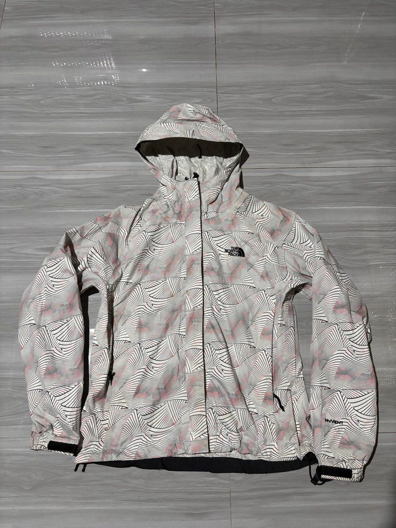 TNF WATERPROOF WOMENS HYVENT (Category: Coats, Jackets and Outerwear) located in Baliuag. Submitted by 2nd_deal (Listing ID 1465562479, Image 1). Description: TNF WATERPROOF 880 plus sf.