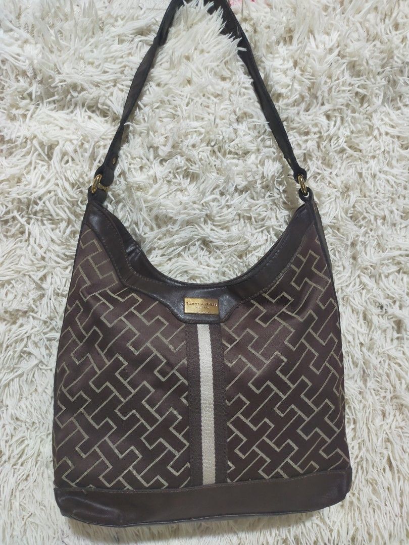 Tommy Hilfiger (Category: Luxury Bags & Wallets) located in Manila. Submitted by darleng.d228ef (Listing ID 1465384169, Image 2). Description: .