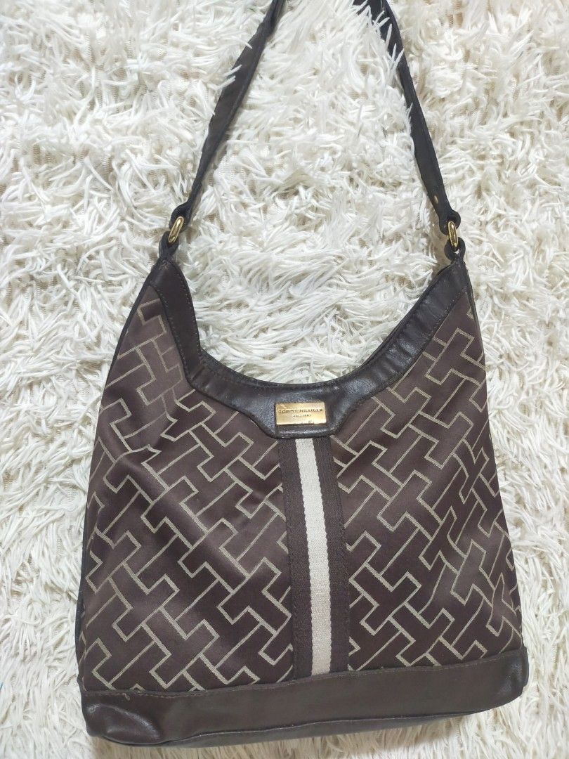 Tommy Hilfiger (Category: Luxury Bags & Wallets) located in Manila. Submitted by darleng.d228ef (Listing ID 1465384169, Image 1). Description: .
