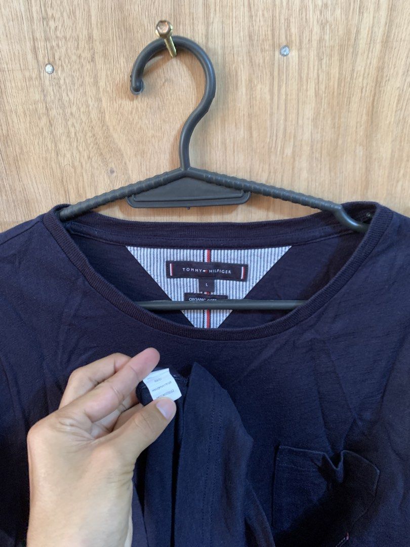 Tommy Hilfiger Pocket Tee (Category: Tshirts & Polo Shirts ) located in Kabasalan. Submitted by alvin_6 (Listing ID 1465390978, Image 3). Description: color rate 9.8/10 dimes 21 x 29 no issue.