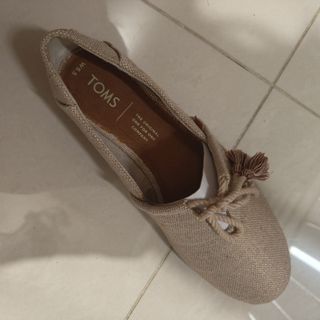 (Category: ) located in . Submitted by lyreh_s (Listing ID 1465386183, Image 1). Description: .