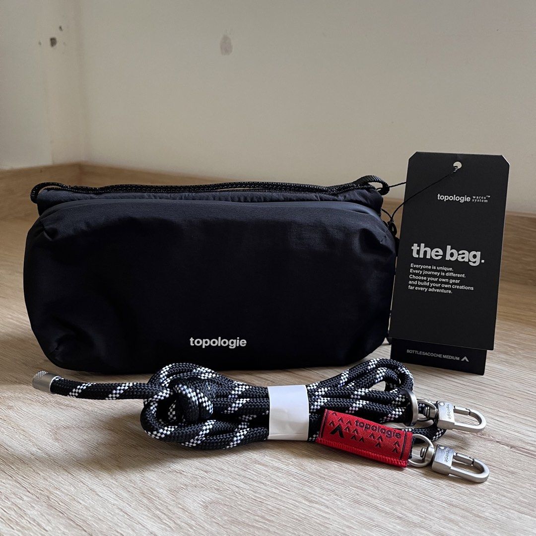 TOPOLOGIE BOTTLESACOCHE MEDIUM (COD via LBC) (Category: Luxury Bags & Wallets) located in Manila. Submitted by mrnduque (Listing ID 1465404399, Image 1). Description: Shipping fees will be shouldered by the buyer. Location: Nueva Ecija.