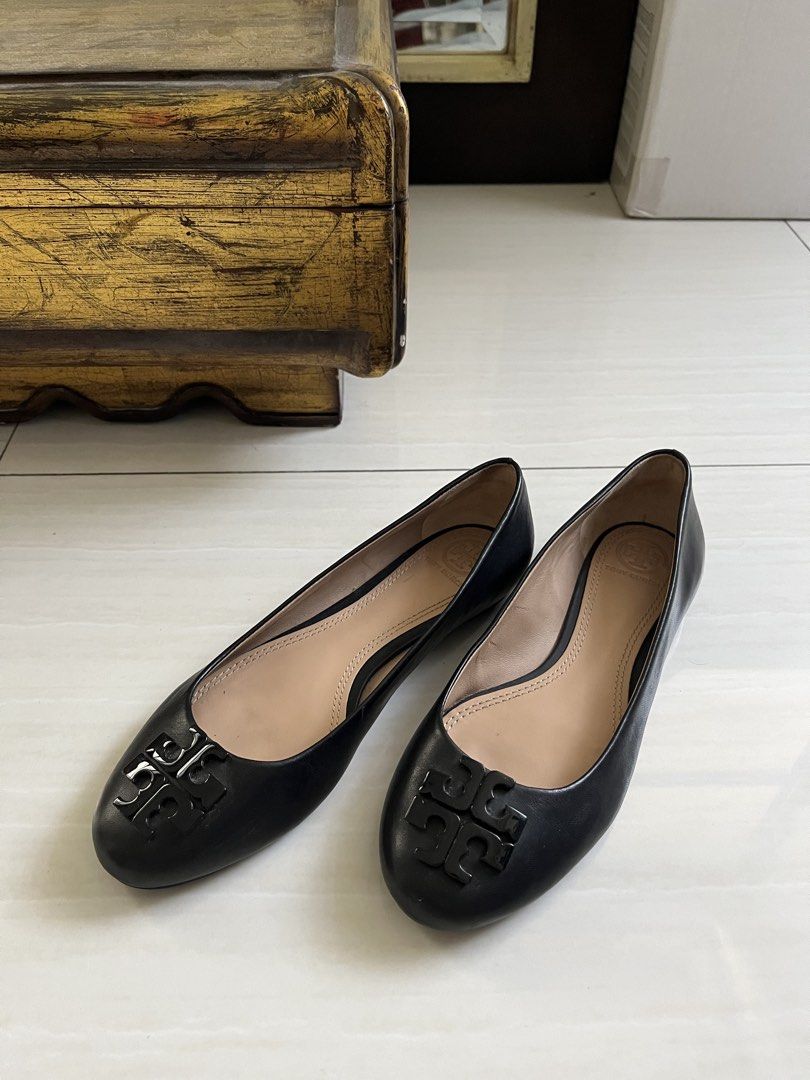 Tory Burch Ballet Flats (Category: Flats & Sandals) located in Muntinlupa City. Submitted by jane226ph (Listing ID 1465505005, Image 1). Description: Original • Like New Size: 6.5M Classic black Color Purchased in-store Sold as-is. First to Pay Basis. Item is not considered sold or reserved until payment has been received..