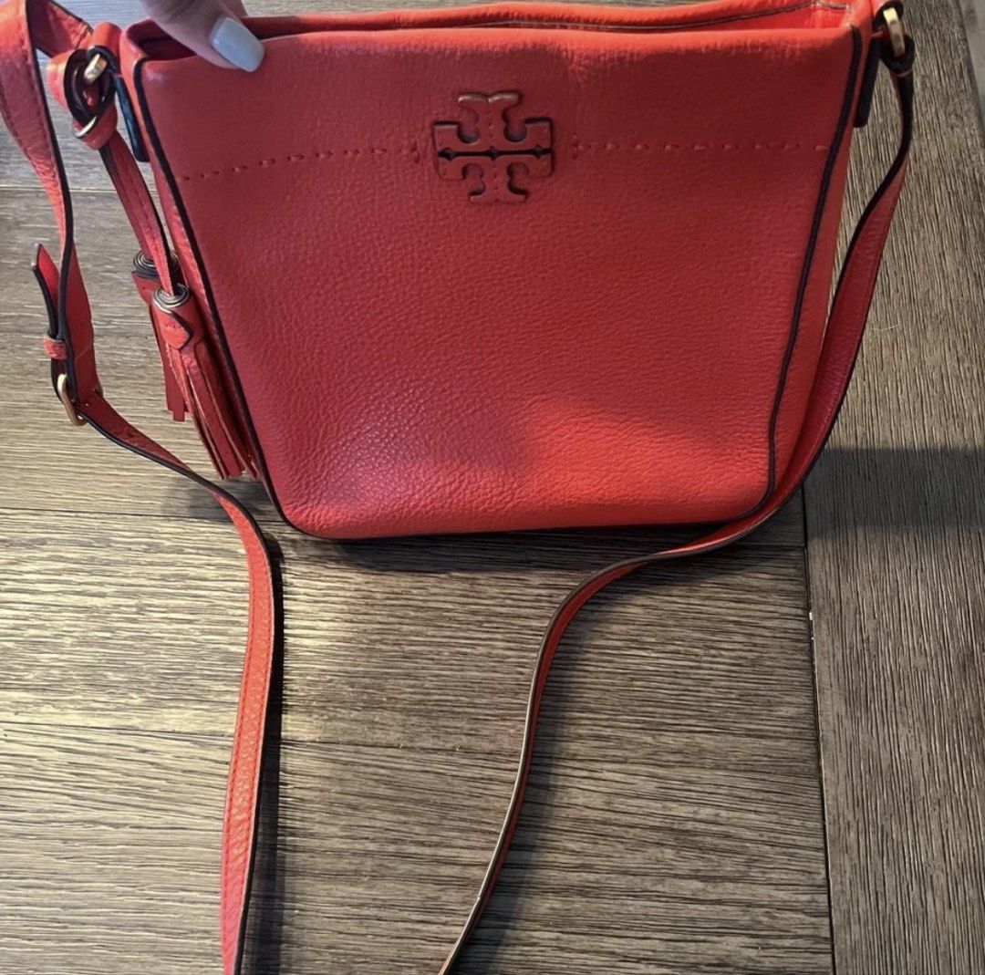 Tory Burch ORIGINAL with Dush bag (Category: Cross-body Bags) located in Manila. Submitted by pickleball_paddles (Listing ID 1465503254, Image 3). Description: Rfs: Hindi nagagamit...
