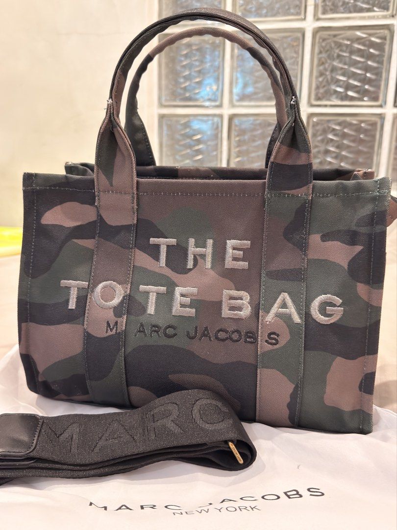Tote Bag (Category: Tote Bags) located in Manila. Submitted by charlieandjacob (Listing ID 1465404017, Image 1). Description: The Tote Bag Camouflage green Canvas Comes with sling, dustbag.