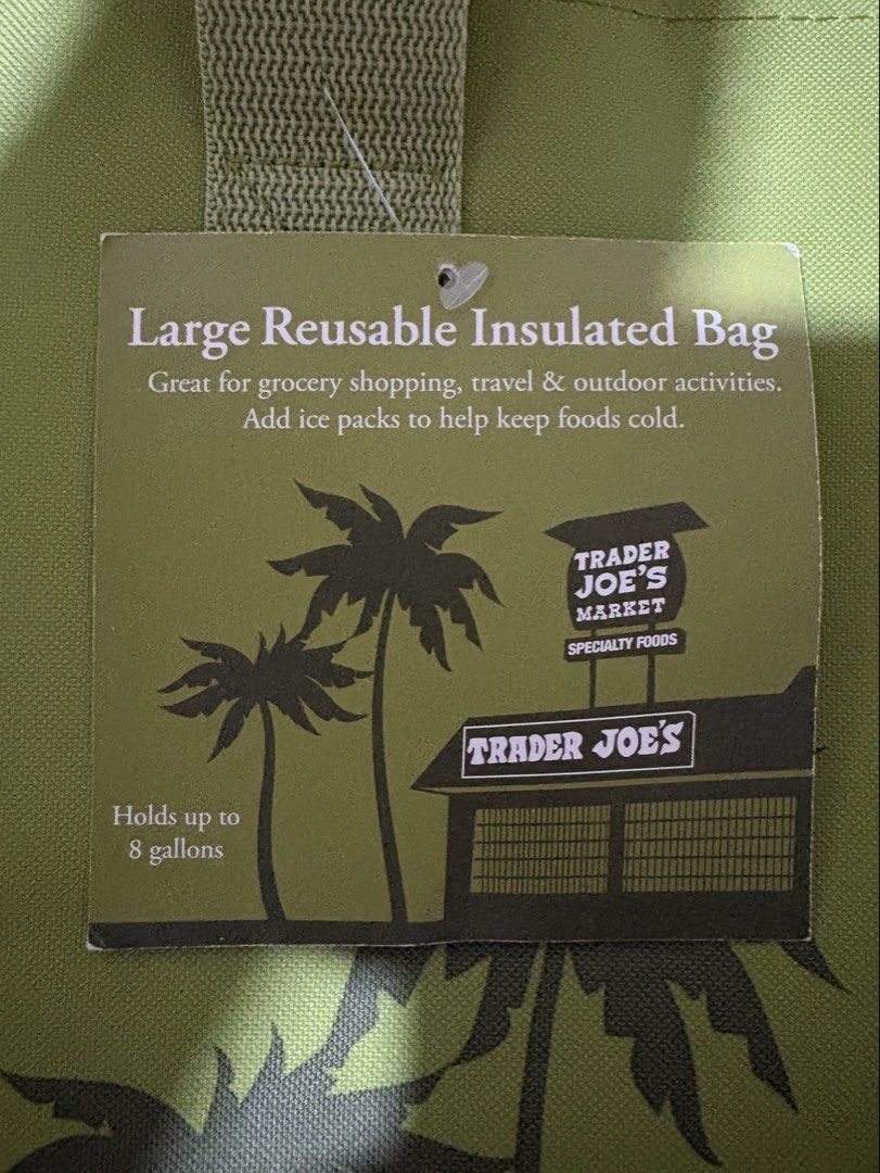 Trader Joe’s large reusable insulated bag (Category: Tote Bags) located in Manila. Submitted by jamescanla09433 (Listing ID 1465562318, Image 2). Description: New 💯 .