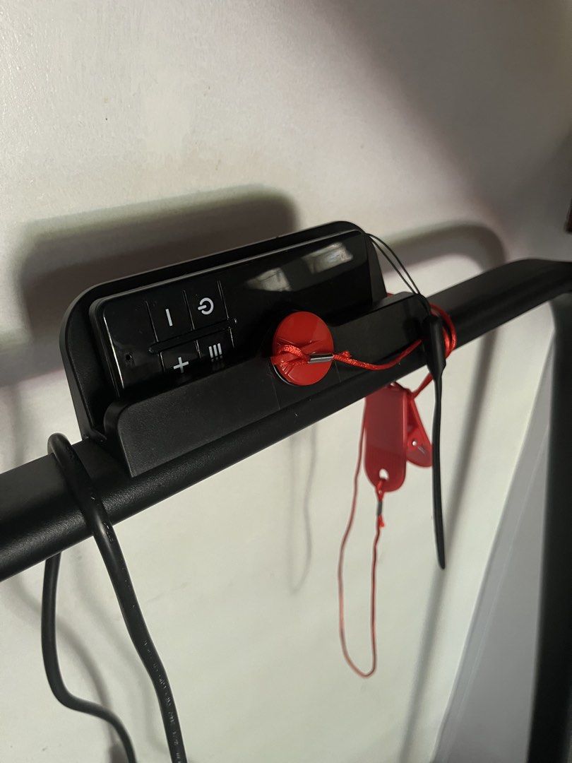 Treadmill Walking Pad 14km/h (Category: Cardio & Fitness Machines) located in Mexico. Submitted by petitefindshere (Listing ID 1463959408, Image 2). Description: LAST PRICE ALREADY Bought for 6300. Last Oct 25, 2026 lang nabili With plastic protector pa sa screen and sides Rfs: di napanindigan Preferably meet up only at SM Pampanga.