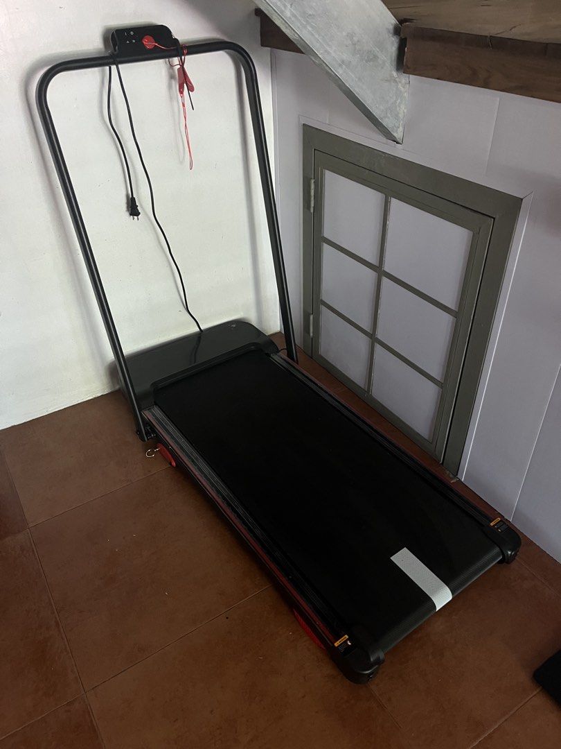 Treadmill Walking Pad 14km/h (Category: Cardio & Fitness Machines) located in Mexico. Submitted by petitefindshere (Listing ID 1463959408, Image 1). Description: LAST PRICE ALREADY Bought for 6300. Last Oct 25, 2026 lang nabili With plastic protector pa sa screen and sides Rfs: di napanindigan Preferably meet up only at SM Pampanga.