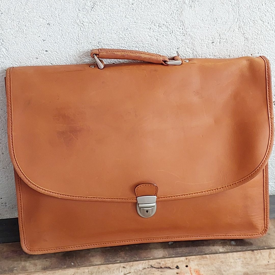 TRION All Leather Document Briefcase Bag (Category: Briefcases) located in Caloocan City. Submitted by 2ndhand.manila (Listing ID 1465493839, Image 1). Description: Swipe left for more photos. 19" width x 13" height ▪️NO COD/COP ▪️Ship thru J&T ▪️Lalamove/Grab Express ▪️G-Cash or Bank Transfer ▪️Location: North Caloocan.