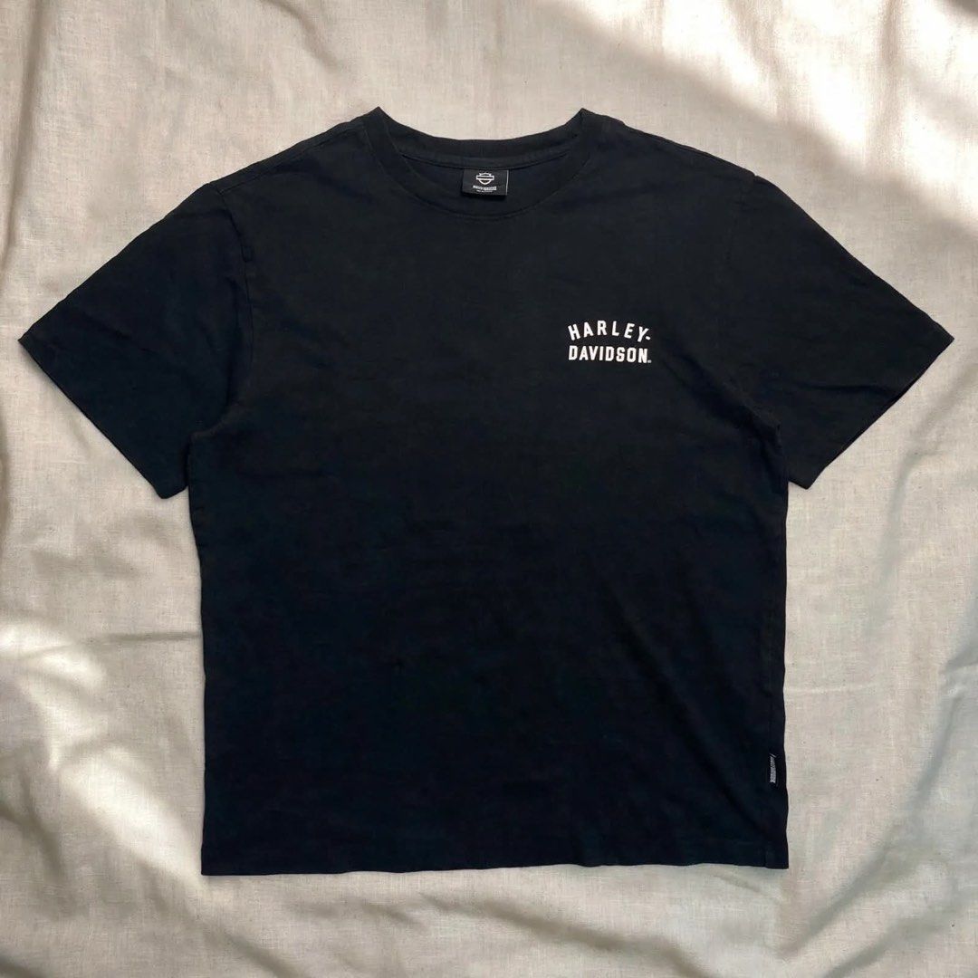 Tshirt harley davidson (Category: Formal Shirts) located in Digos. Submitted by thriftnigoy (Listing ID 1465502944, Image 1). Description: HARLEY DAVIDSON 600🏷️ Dimes: inches Width 22 length:27 Best fit medium to large - Excellent condition - color rate 9.9 - No issue.