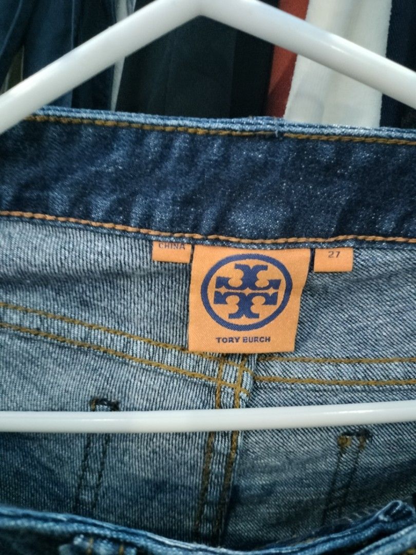 Tury Burch Skinny Jeans (Category: Jeans) located in Quezon City. Submitted by dex.colletions (Listing ID 1465512476, Image 1). Description: Tury Burch authentic Skinny Jeans size - 27 pm.