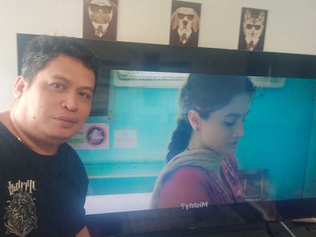Tv repair (Category: TV) located in Caloocan City. Submitted by bienvinidogonzaga1984-76738 (Listing ID 1465400224, Image 1). Description: - Working Smart TV with built-in Netflix ready to use - Slim black bezels with clean, vibrant screen - Stable dual-leg stand included - Selling only due to an upgrade - RUSH SALE! PM for inquiries..