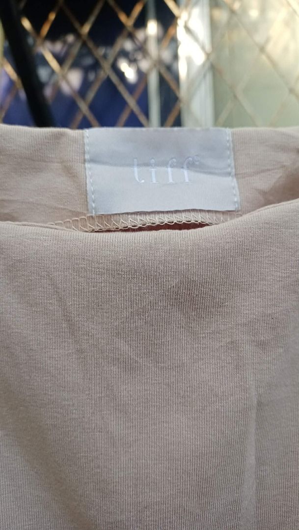 Two Toned midi flowy dress (Category: Dresses) located in Davao. Submitted by irisrazona16792 (Listing ID 1465400909, Image 2). Description: Bust 36 Waist 26-32 (garterize) L 45 good as new.