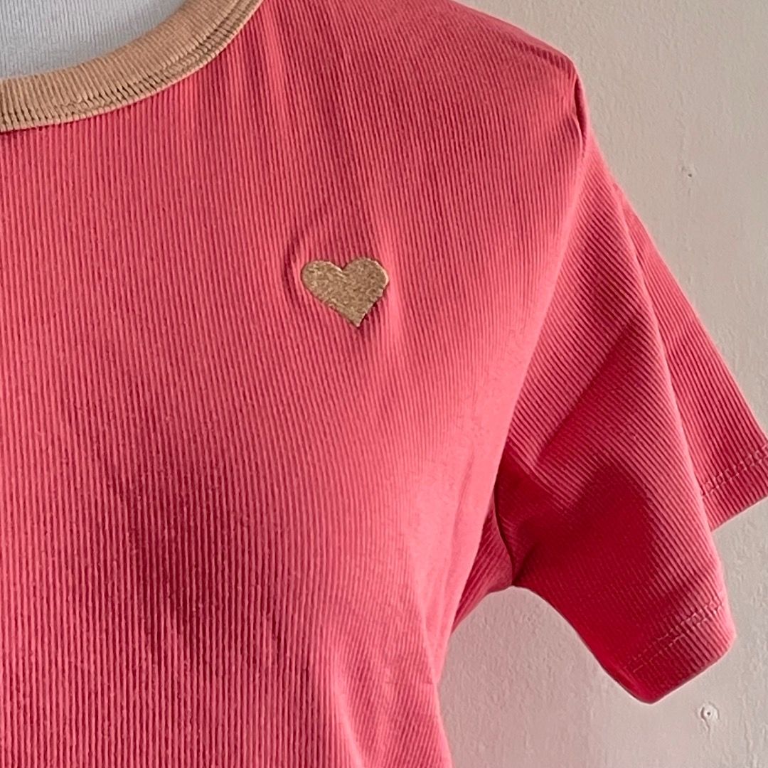 Two toned Tshirt with Heart Embroidered (Category: Shirts) located in Bacolor. Submitted by chicn_classy (Listing ID 1465495133, Image 3). Description: .