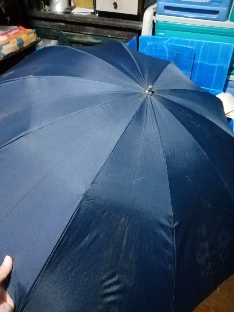 Umbrella (Category: Umbrellas) located in Caloocan City. Submitted by 4kidsstore (Listing ID 1465528181, Image 3). Description: Issue handle lang , see last pic.