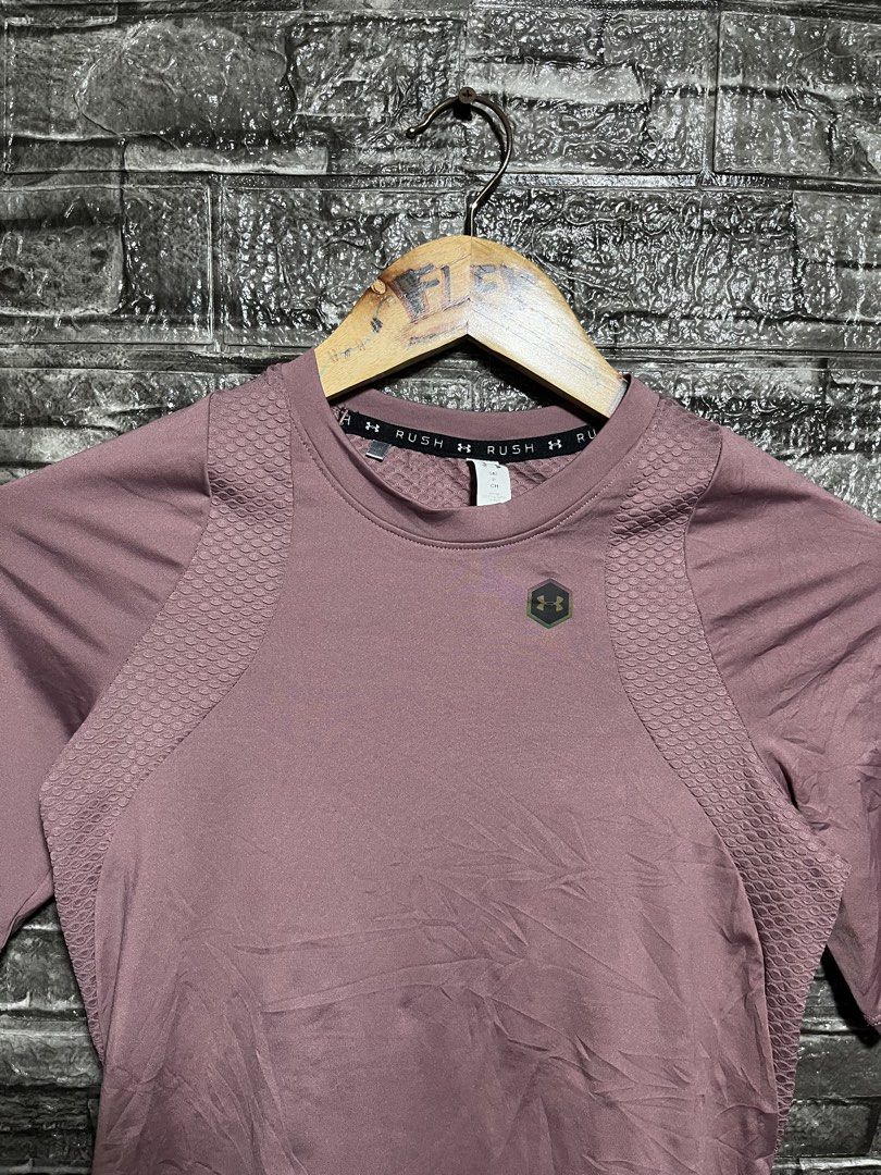 Under Armour Rush Compression Shirt (Category: Activewear) located in Manila. Submitted by flex_curation (Listing ID 1465407691, Image 2). Description: 15x21.5 IN VERY GOOD CONDITION BACOOR CAVITE LOC.