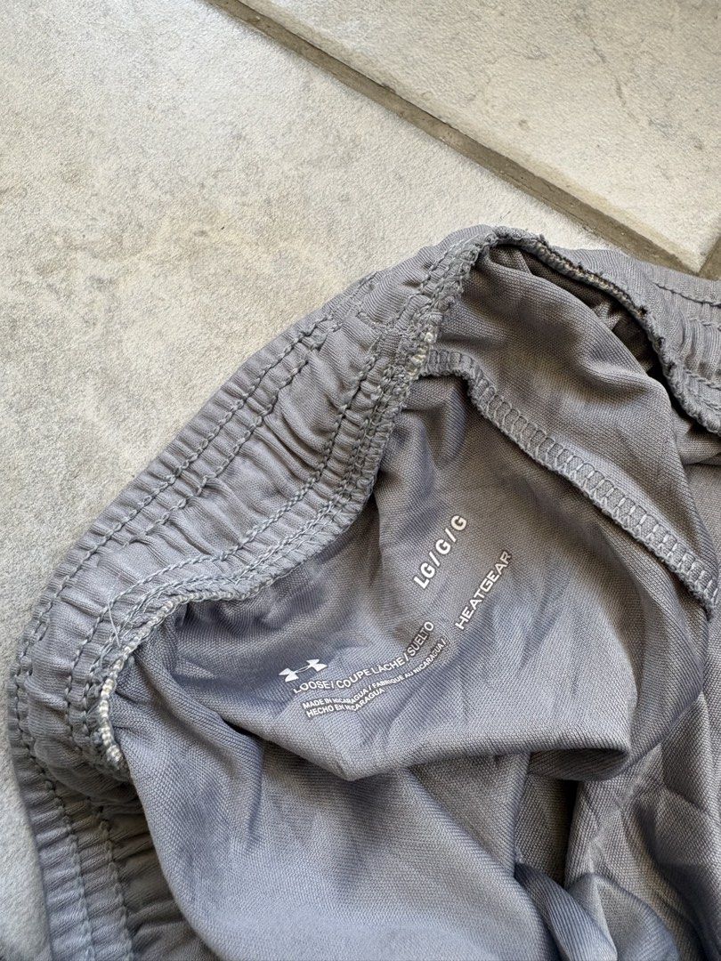 Under Armour Short (Category: Shorts) located in Calamba. Submitted by manila.fits (Listing ID 1465432955, Image 3). Description: Under Armour Large Waist: 30-36 Length: 19 As new No issue.