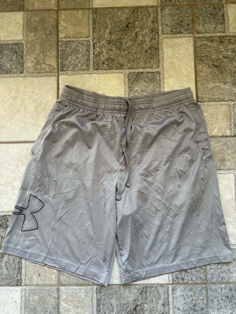 Under Armour Short (Category: Shorts) located in Manila. Submitted by nofits.garments (Listing ID 1465449376, Image 3). Description: Under Armour Short Large Waist 30-36 Length 19 As new No issue.