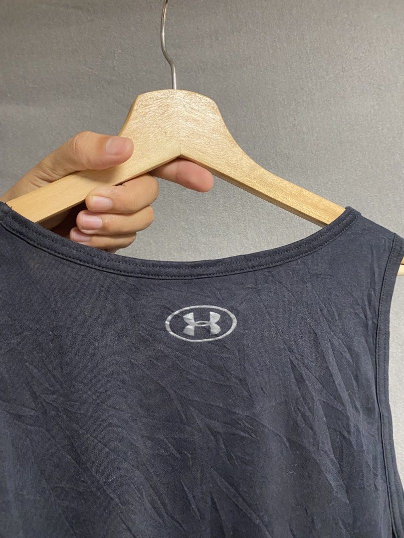 Under Armour Sleeveless (Category: Tshirts & Polo Shirts ) located in Cabuyao City. Submitted by ukaythriftshirt (Listing ID 1465526333, Image 3). Description: Under armour Tank top Excellent Condition Large Dimes 21-28 Color rate 9/20 No hard issue just need wash - 280 .