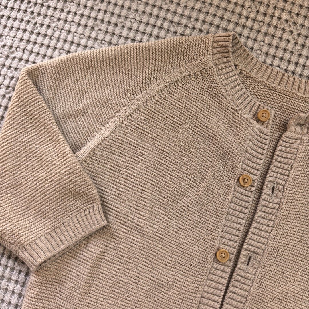UNIQLO (9-12mos) (Category: Babies & Kids Fashion) located in Cebu City. Submitted by stealmycloset_ (Listing ID 1465398530, Image 2). Description: .