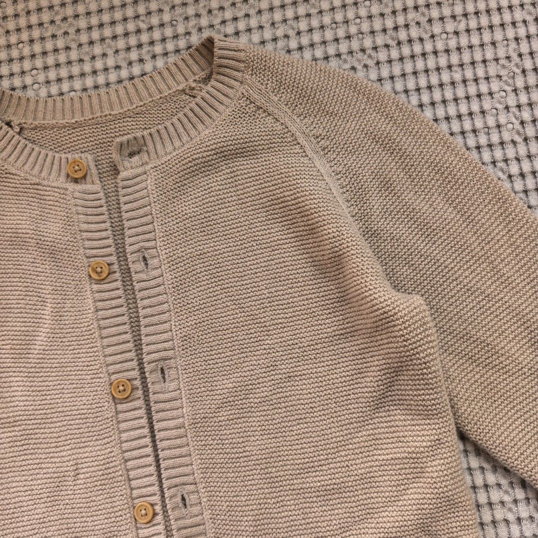 UNIQLO (9-12mos) (Category: Babies & Kids Fashion) located in Cebu City. Submitted by stealmycloset_ (Listing ID 1465398530, Image 3). Description: .