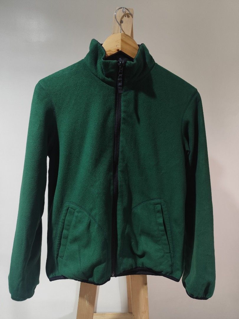 Uniqlo fleece Reversible (Category: Coats, Jackets and Outerwear) located in Makati City. Submitted by hoykii (Listing ID 1465402631, Image 3). Description: SIZE: XS ISSUE: NONE 150 PHP.