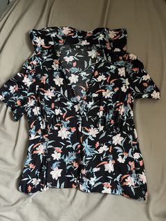 (Category: ) located in . Submitted by chuchis_closet (Listing ID 1465520871, Image 1). Description: .