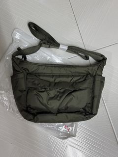（分類：）位於 。 由 saam29 提交（商品編號 1465491407，圖片 1）。簡介： 。