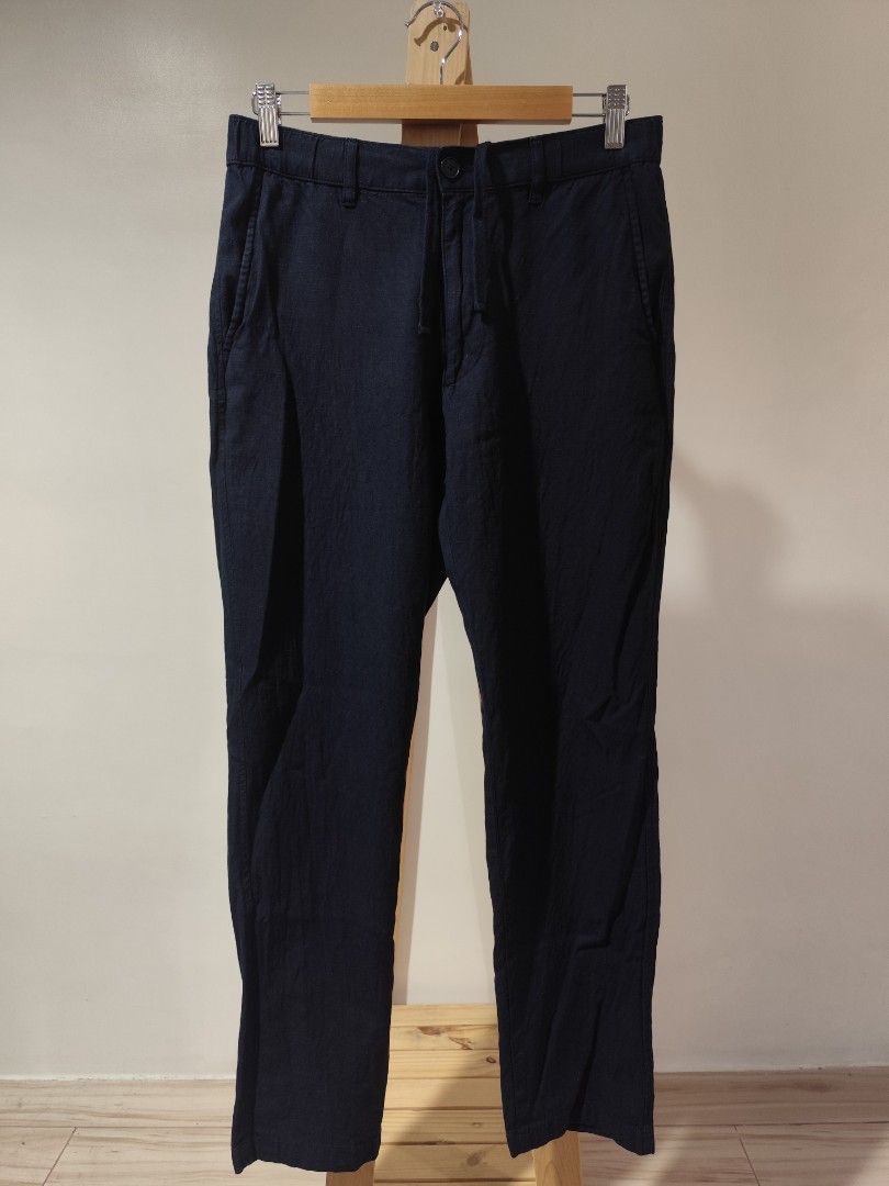 Uniqlo pants linen (Category: Trousers) located in Makati City. Submitted by hoykii (Listing ID 1465401373, Image 1). Description: SIZE: S ISSUE: NONE 150 PHP.