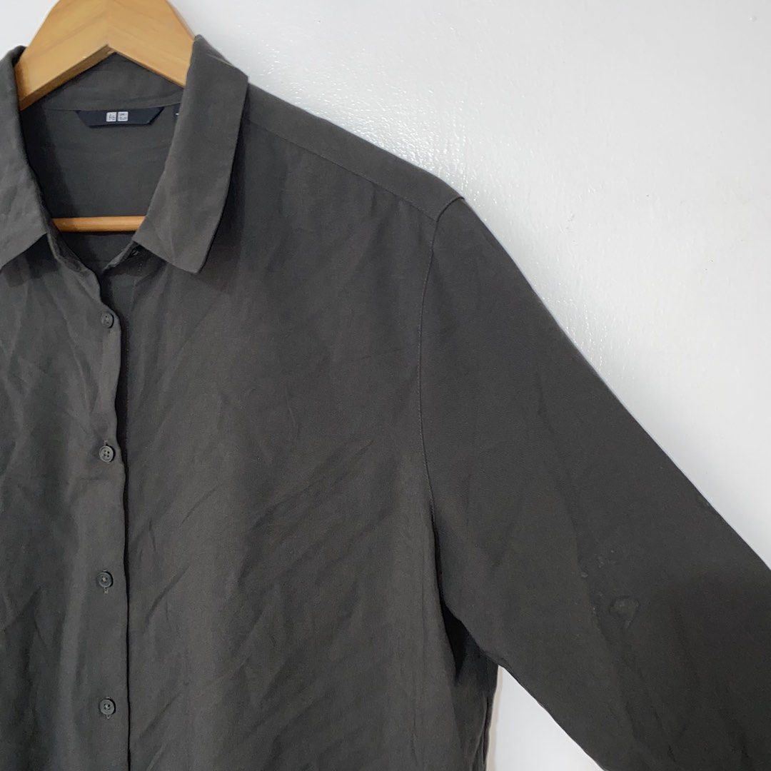 SALE‼️UNIQLO rayon long sleeve top (Category: Longsleeves) located in San Jose del Monte. Submitted by mamiracky (Listing ID 1465483958, Image 2). Description: Last price posted In good condition No flaws No when worn .