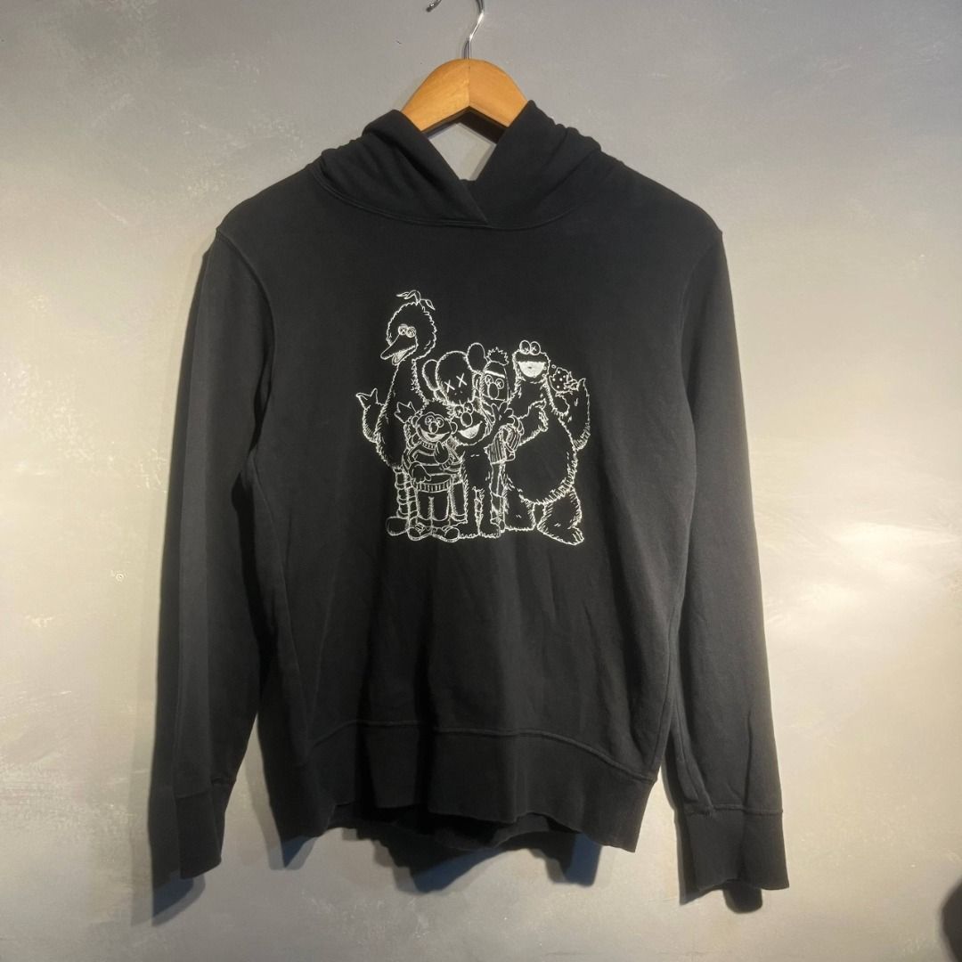 Uniqlo x Kaws (Category: Coats, Jackets and Outerwear) located in Mariveles. Submitted by akidfromnowherethrift (Listing ID 1465488615, Image 1). Description: Kaws x Uniqlo Dimes: 19x23 Size: S Color rate: 9/10 Condition: Excellent Condition.