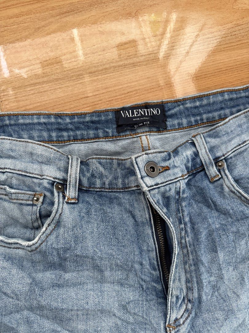 Valentino denim pantaw (Category: Jeans) located in Surallah. Submitted by evanskie021890 (Listing ID 1465397534, Image 3). Description: Valentino denim pants Excellent Size 34 on tag Slim skinny No issue 1200 only.