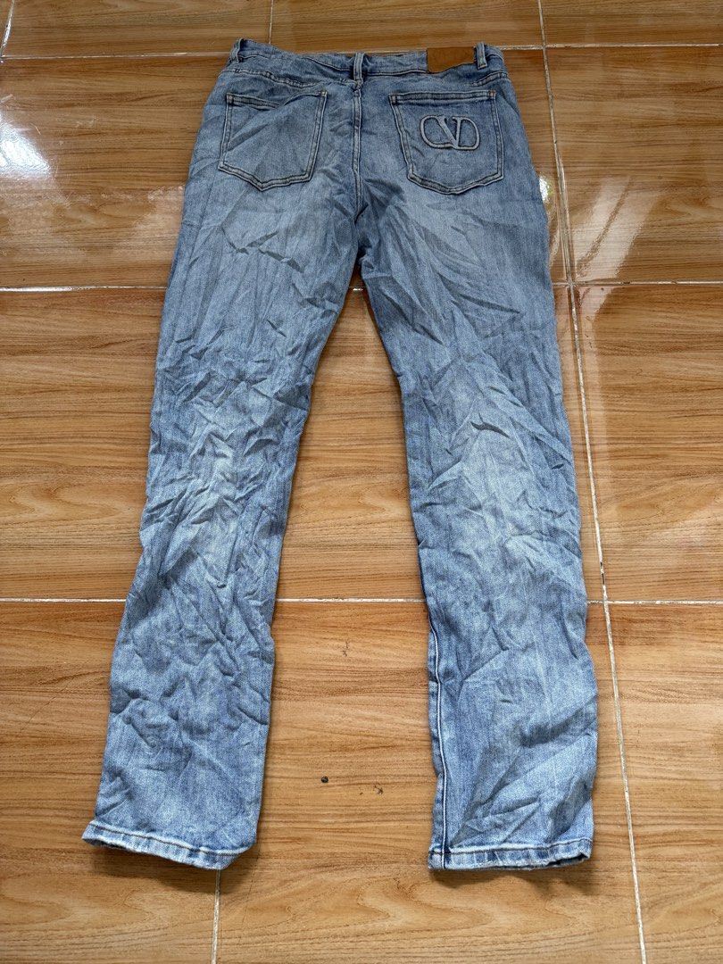 Valentino denim pantaw (Category: Jeans) located in Surallah. Submitted by evanskie021890 (Listing ID 1465397534, Image 2). Description: Valentino denim pants Excellent Size 34 on tag Slim skinny No issue 1200 only.