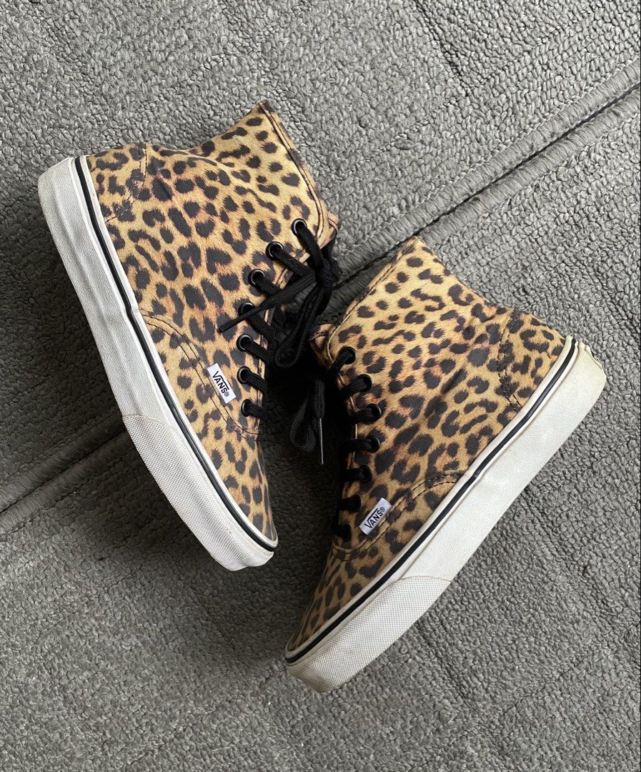 Vans Authentic Hi leopard-print high-top sneakers (Category: Sneakers) located in Davao. Submitted by waragudfindsll (Listing ID 1465514107, Image 1). Description: Vans Authentic Hi leopard-print high-top sneakers Mens US5.5, Womens US7 .