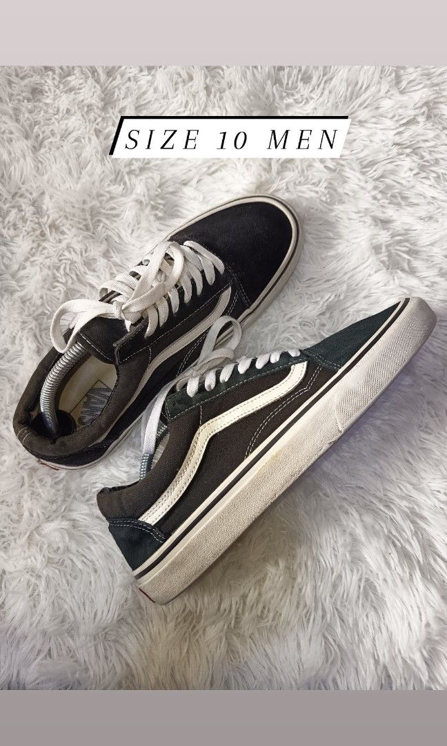 Vans Classic Oldskool Black (Category: Sneakers) located in Pasay City. Submitted by ODDXX (Listing ID 1459219522, Image 1). Description: Vans Oldskool black Size 10men/28cm Good Condition Already Cleaned and Washed. 700 +SF Only!.