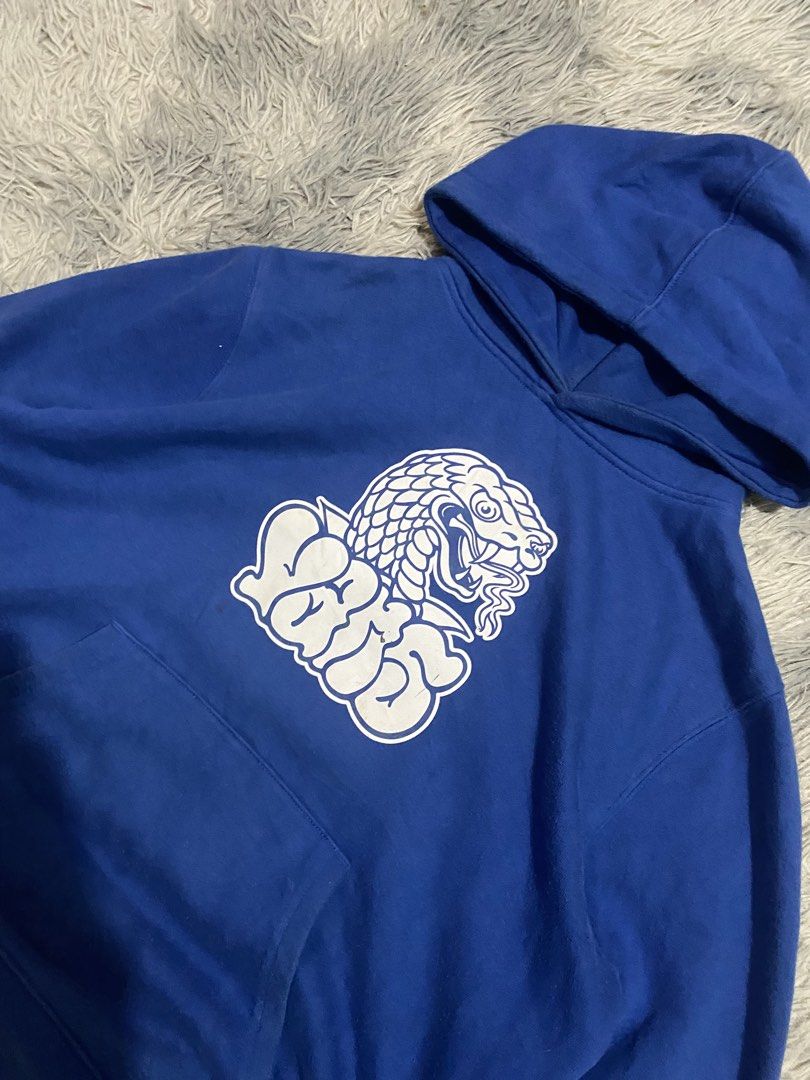 VANS OFF THE WALL (Category: Hoodies) located in Manila. Submitted by hardtofindthings10 (Listing ID 1465405133, Image 2). Description: •VANS YOUTH SIZE Size : M Dimes : 20.5 x 23 Flaw : NEED WASH EXCELLENT CONDITION.