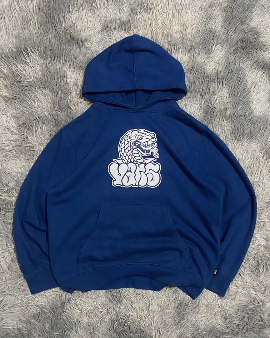 VANS OFF THE WALL (Category: Hoodies) located in Manila. Submitted by hardtofindthings10 (Listing ID 1465405133, Image 1). Description: •VANS YOUTH SIZE Size : M Dimes : 20.5 x 23 Flaw : NEED WASH EXCELLENT CONDITION.