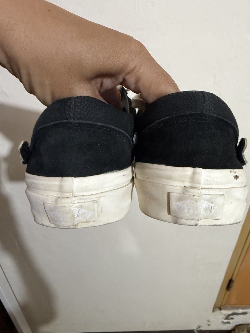 Vans x Blends ComfyCush Style 36 Bones Black White (Category: Sneakers) located in Taytay. Submitted by dagoodboy (Listing ID 1465499983, Image 3). Description: - Collaboration: Vans x Blends - Color/Material: Black canvas and suede upper with white bone jazz stripe and cream laces - Comfort: ComfyCush insoles featuring custom rose graphics and thick white rubber midsoles - Sole: Classic waffle outsoles - Condition: Worn a few times; minor dirt o