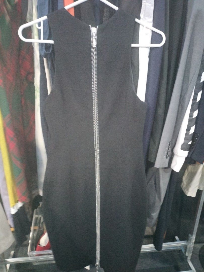 Versace dress (Category: Dresses) located in Quezon City. Submitted by dex.colletions (Listing ID 1465524788, Image 1). Description: authentic preloved versace black dress pm.