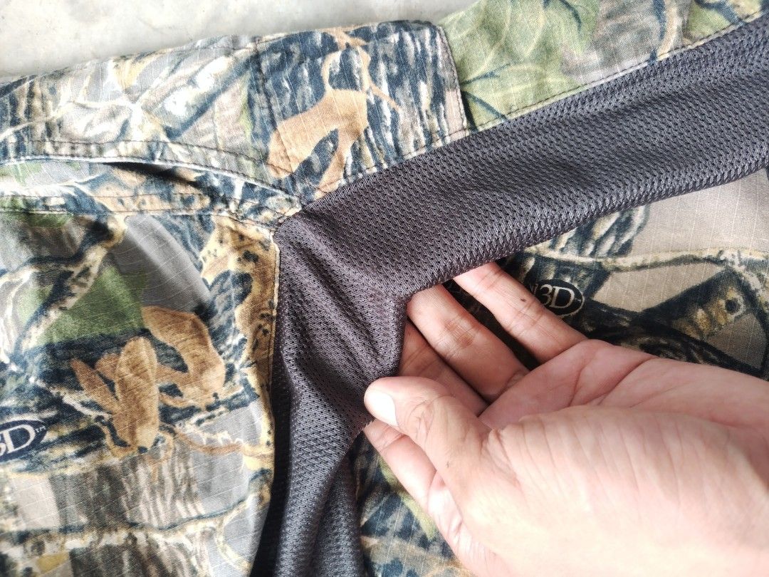 vintage Cabela's Seclusion 3D camouflage long-sleeve button-down (Category: Coats, Jackets and Outerwear) located in Manila. Submitted by historicthrift (Listing ID 1465406096, Image 2). Description: vintage Cabela's Seclusion 3D camouflage long-sleeve button-down Size 2XL Dimes 30X31.