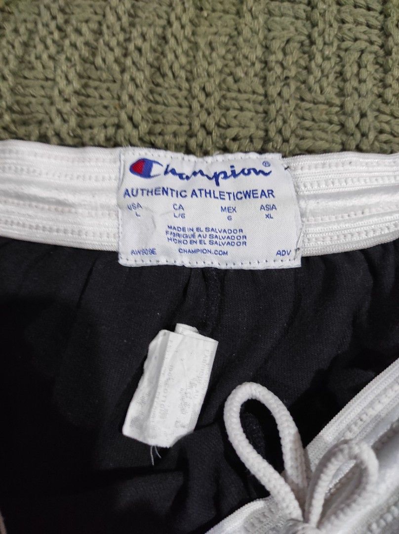 VINTAGE CHAMPION SHORT (Category: Shorts) located in Las Pinas. Submitted by jeusmanlangit (Listing ID 1465395755, Image 3). Description: VINTAGE CHAMPION SHORT SIZE: LARGE ON TAG DIMES: W: 30-34 L: 18 HEM: 14 NO ISSUE 470 PESOS LANG DM📩.
