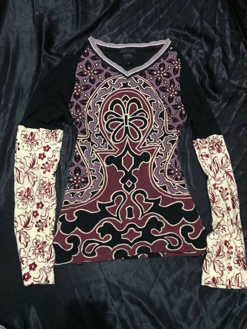 vintage custo barcelona longsleeve (Category: Longsleeves) located in Cavite. Submitted by goofyasschigga (Listing ID 1465509013, Image 1). Description: .